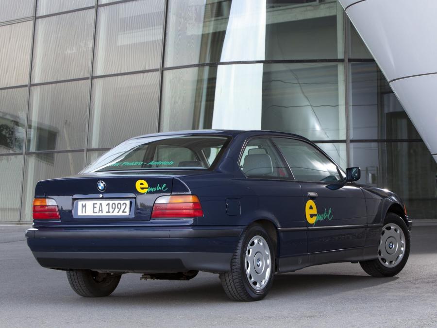  BMW 3-Series Coupe Emobil 1992 года  (фото 2 из 3)